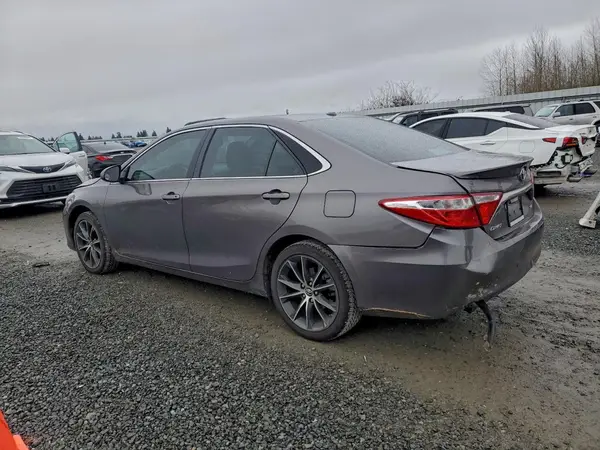 4T1BF1FK5HU330657 2017 TOYOTA CAMRY - Image 2