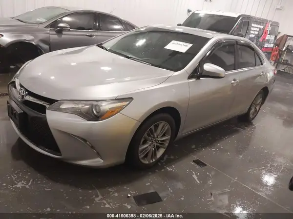4T1BF1FK5HU330917 2017 TOYOTA CAMRY - Image 2
