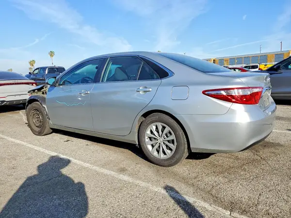4T1BF1FK5HU331646 2017 TOYOTA CAMRY - Image 2