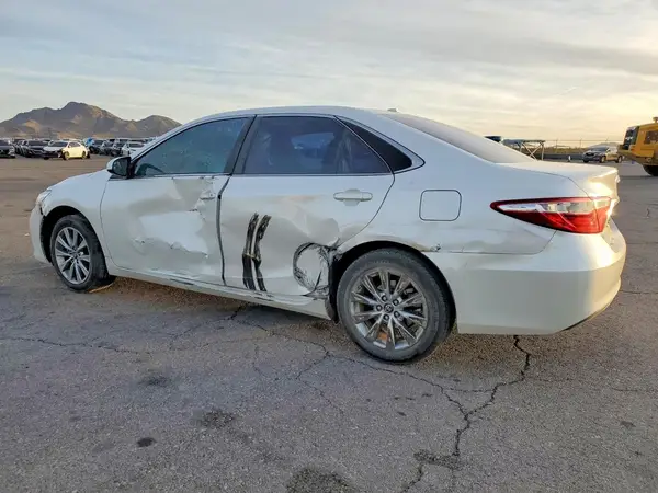 4T1BF1FK5HU332778 2017 TOYOTA CAMRY - Image 2