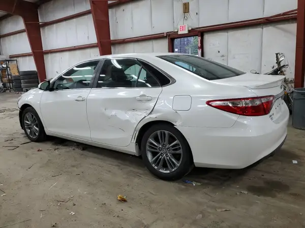 4T1BF1FK5HU332974 2017 TOYOTA CAMRY - Image 2