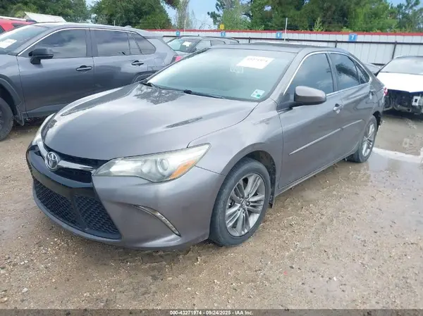 4T1BF1FK5HU333803 2017 TOYOTA CAMRY - Image 2