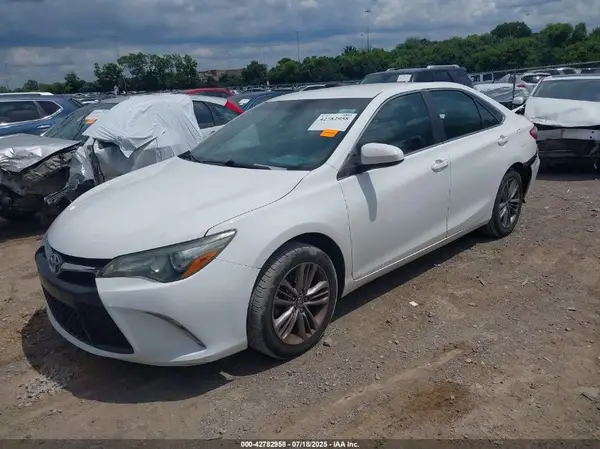 4T1BF1FK5HU334319 2017 TOYOTA CAMRY - Image 2