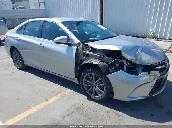 4T1BF1FK5HU336605 2017 TOYOTA CAMRY - Image 1