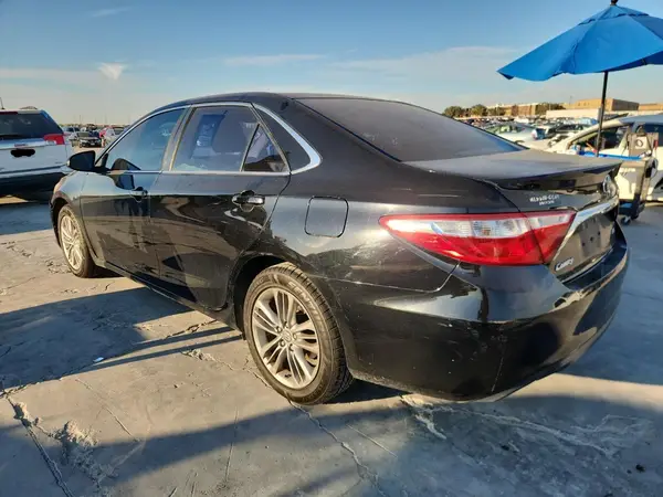 4T1BF1FK5HU337625 2017 TOYOTA CAMRY - Image 2
