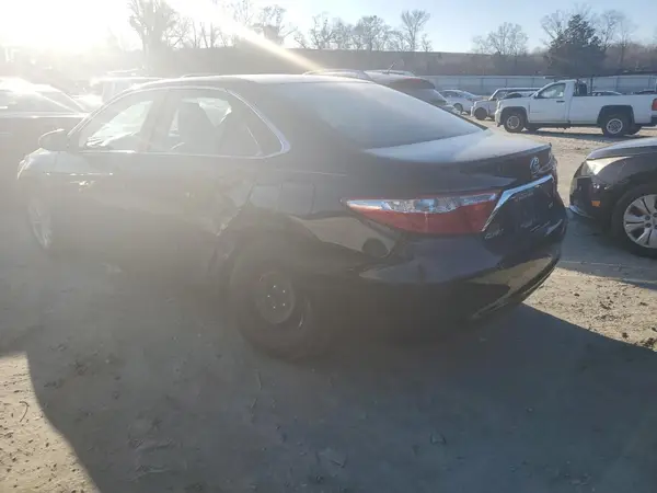 4T1BF1FK5HU337981 2017 TOYOTA CAMRY - Image 2