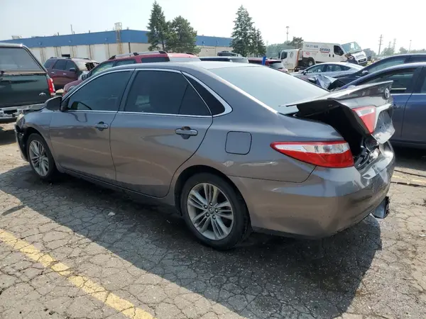 4T1BF1FK5HU338421 2017 TOYOTA CAMRY - Image 2
