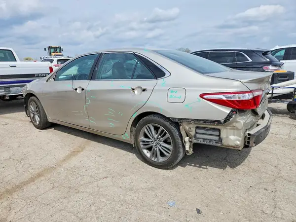 4T1BF1FK5HU339763 2017 TOYOTA CAMRY - Image 2