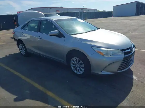4T1BF1FK5HU343568 2017 TOYOTA CAMRY - Image 1