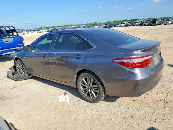 4T1BF1FK5HU343828 2017 TOYOTA CAMRY - Image 2