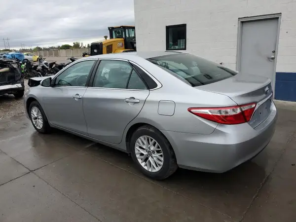 4T1BF1FK5HU345076 2017 TOYOTA CAMRY - Image 2
