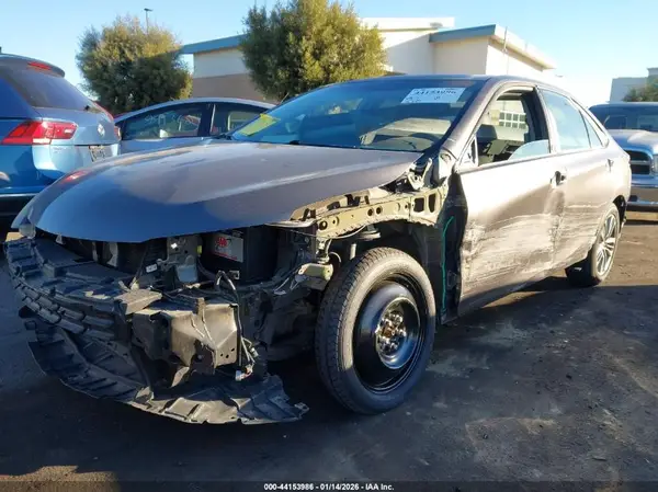 4T1BF1FK5HU345983 2017 TOYOTA CAMRY - Image 2