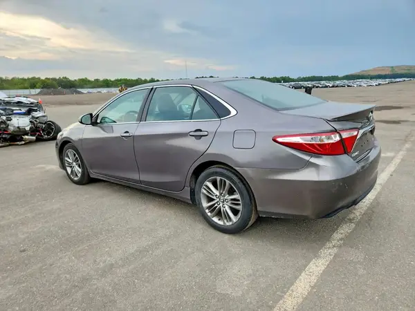 4T1BF1FK5HU346552 2017 TOYOTA CAMRY - Image 2