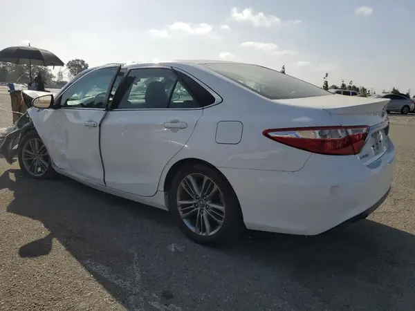 4T1BF1FK5HU351329 2017 TOYOTA CAMRY - Image 2