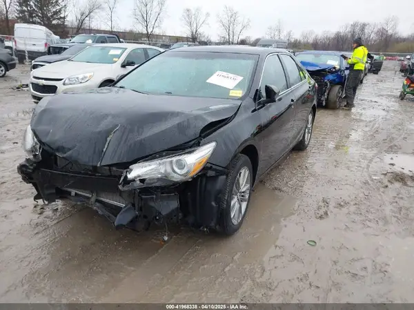 4T1BF1FK5HU353744 2017 TOYOTA CAMRY - Image 2