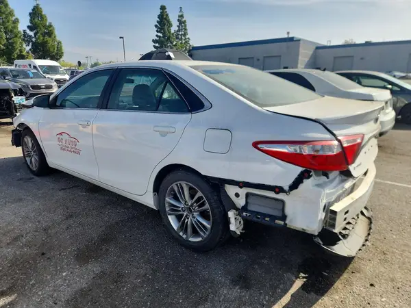 4T1BF1FK5HU356451 2017 TOYOTA CAMRY - Image 2