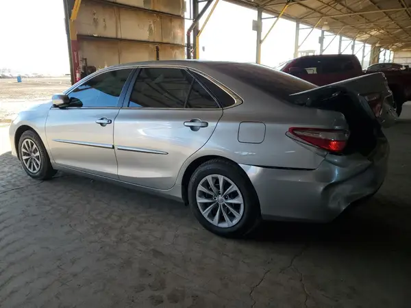 4T1BF1FK5HU357745 2017 TOYOTA CAMRY - Image 2