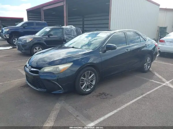 4T1BF1FK5HU358037 2017 TOYOTA CAMRY - Image 2