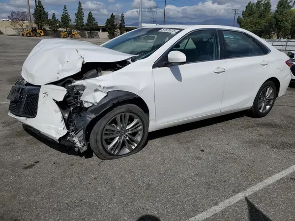4T1BF1FK5HU358295 2017 TOYOTA CAMRY - Image 1