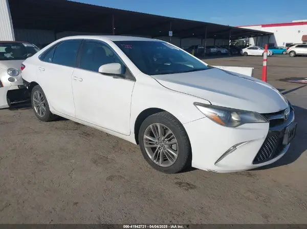 4T1BF1FK5HU358474 2017 TOYOTA CAMRY - Image 1