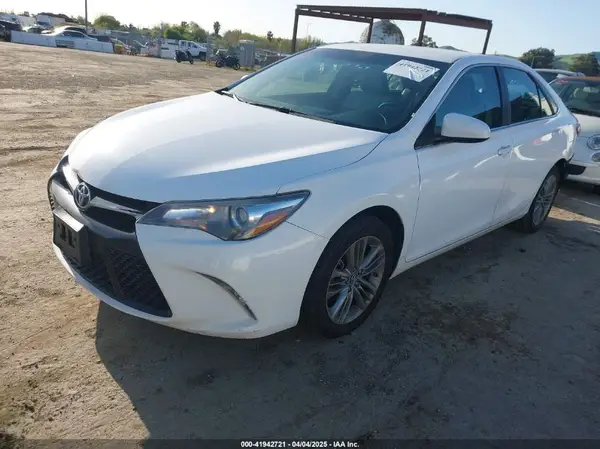 4T1BF1FK5HU358474 2017 TOYOTA CAMRY - Image 2