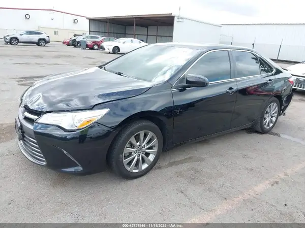 4T1BF1FK5HU359169 2017 TOYOTA CAMRY - Image 2