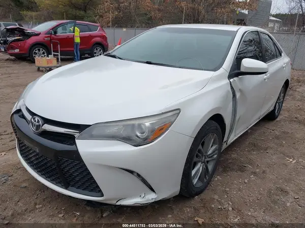 4T1BF1FK5HU359446 2017 TOYOTA CAMRY - Image 2