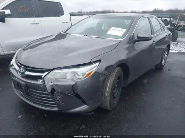 4T1BF1FK5HU361312 2017 TOYOTA CAMRY - Image 2