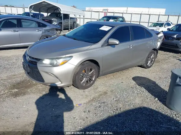 4T1BF1FK5HU361956 2017 TOYOTA CAMRY - Image 2