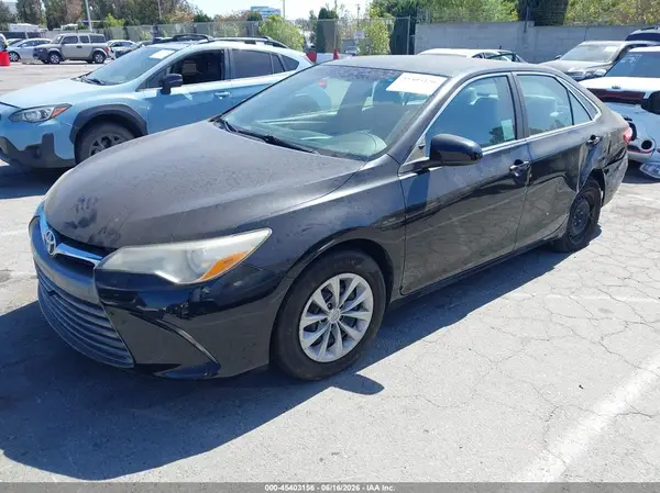 4T1BF1FK5HU362315 2017 TOYOTA CAMRY - Image 2
