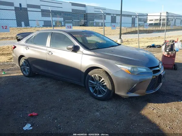 4T1BF1FK5HU368177 2017 TOYOTA CAMRY - Image 1