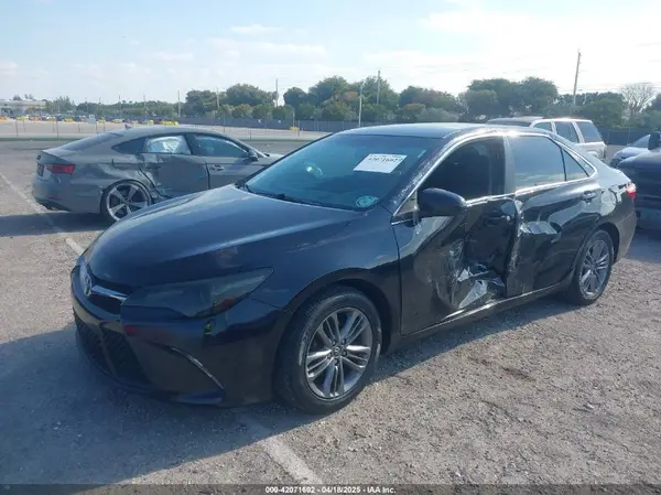 4T1BF1FK5HU368390 2017 TOYOTA CAMRY - Image 2