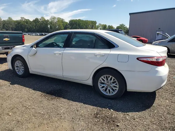 4T1BF1FK5HU368499 2017 TOYOTA CAMRY - Image 2