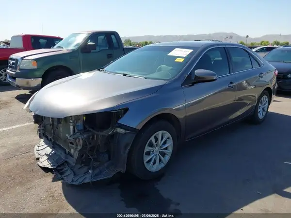 4T1BF1FK5HU370625 2017 TOYOTA CAMRY - Image 2