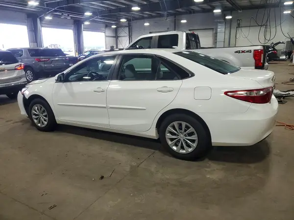 4T1BF1FK5HU371290 2017 TOYOTA CAMRY - Image 2