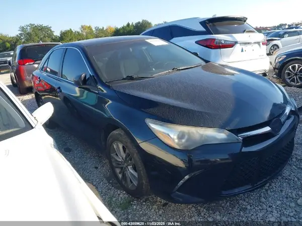 4T1BF1FK5HU372052 2017 TOYOTA CAMRY - Image 1