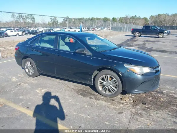 4T1BF1FK5HU372164 2017 TOYOTA CAMRY - Image 1
