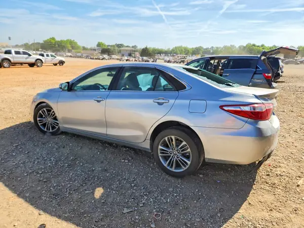 4T1BF1FK5HU372701 2017 TOYOTA CAMRY - Image 2