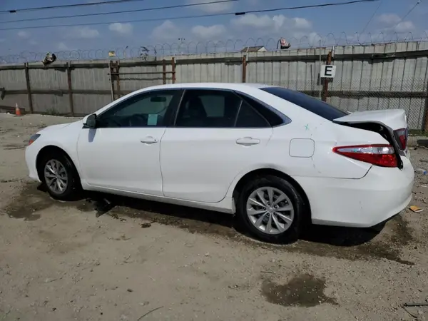 4T1BF1FK5HU373010 2017 TOYOTA CAMRY - Image 2