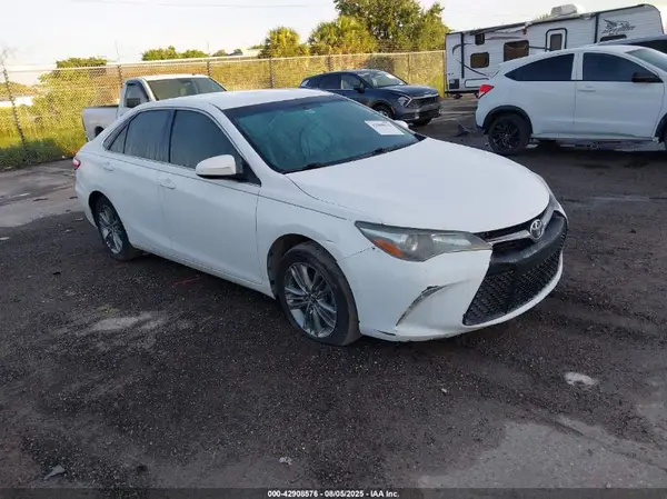4T1BF1FK5HU373038 2017 TOYOTA CAMRY - Image 1