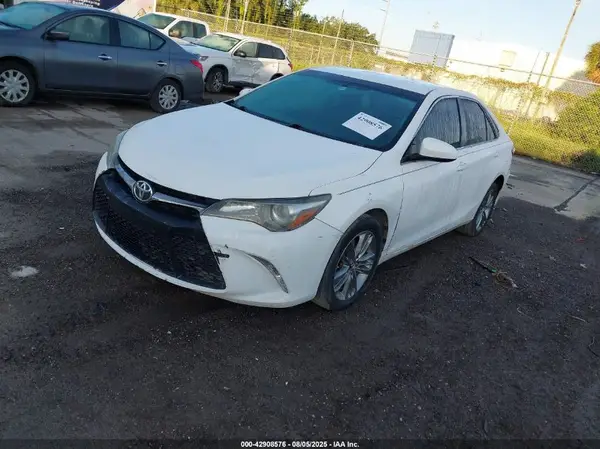 4T1BF1FK5HU373038 2017 TOYOTA CAMRY - Image 2