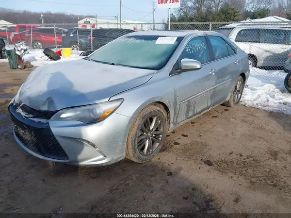 4T1BF1FK5HU374027 2017 TOYOTA CAMRY - Image 2