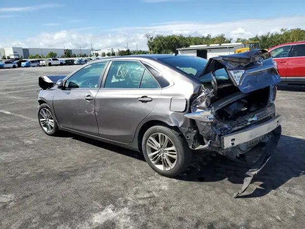 4T1BF1FK5HU374738 2017 TOYOTA CAMRY - Image 2