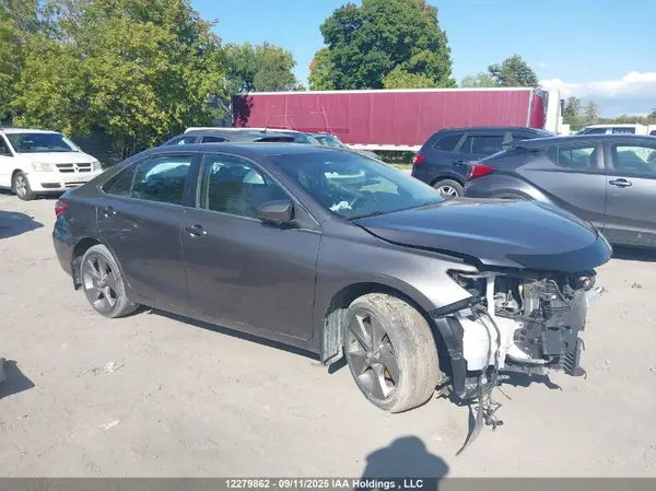 4T1BF1FK5HU377364 2017 TOYOTA CAMRY - Image 1