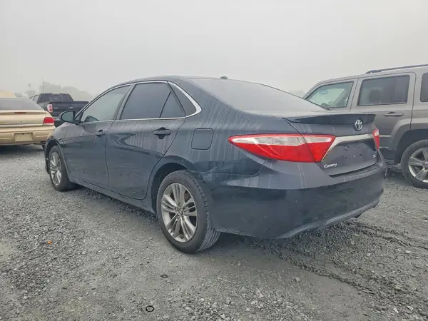 4T1BF1FK5HU377543 2017 TOYOTA CAMRY - Image 2