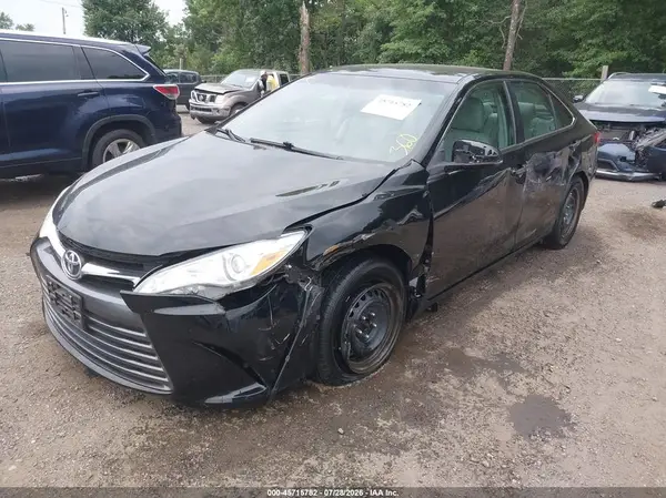 4T1BF1FK5HU378949 2017 TOYOTA CAMRY - Image 2