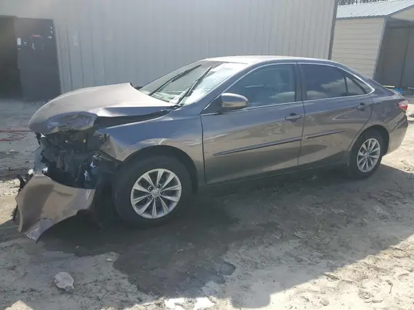 4T1BF1FK5HU380393 2017 TOYOTA CAMRY - Image 1