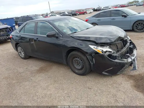 4T1BF1FK5HU384878 2017 TOYOTA CAMRY - Image 1