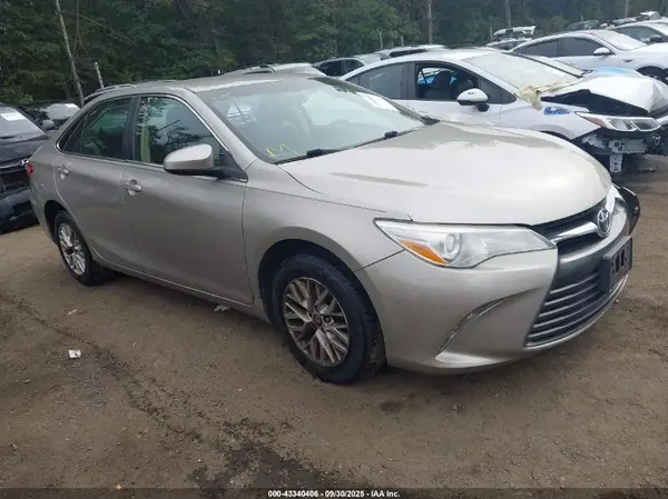 4T1BF1FK5HU385870 2017 TOYOTA CAMRY - Image 1