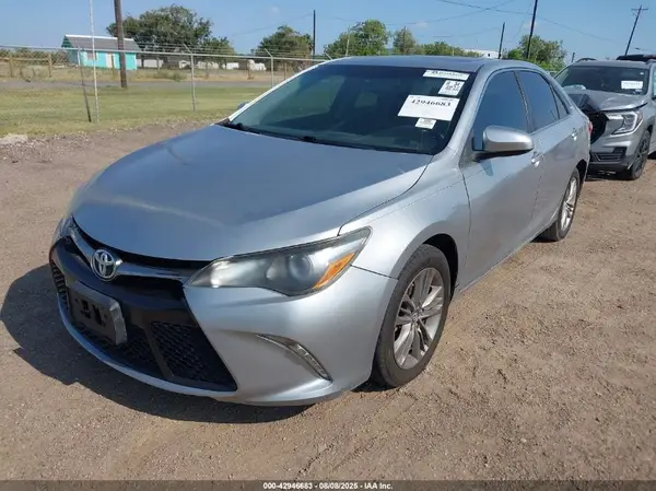 4T1BF1FK5HU386372 2017 TOYOTA CAMRY - Image 2
